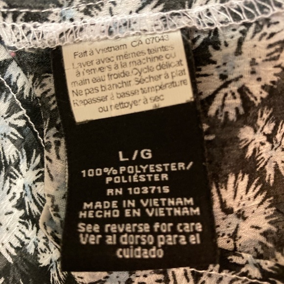 zac & Rachel patterned sheer blouse. - Picture 3 of 6